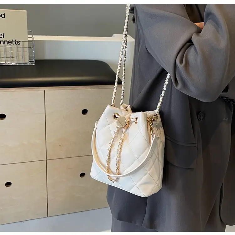 Korean Style Diamond Chain Bucket Bag White Gold Chain — feature 20