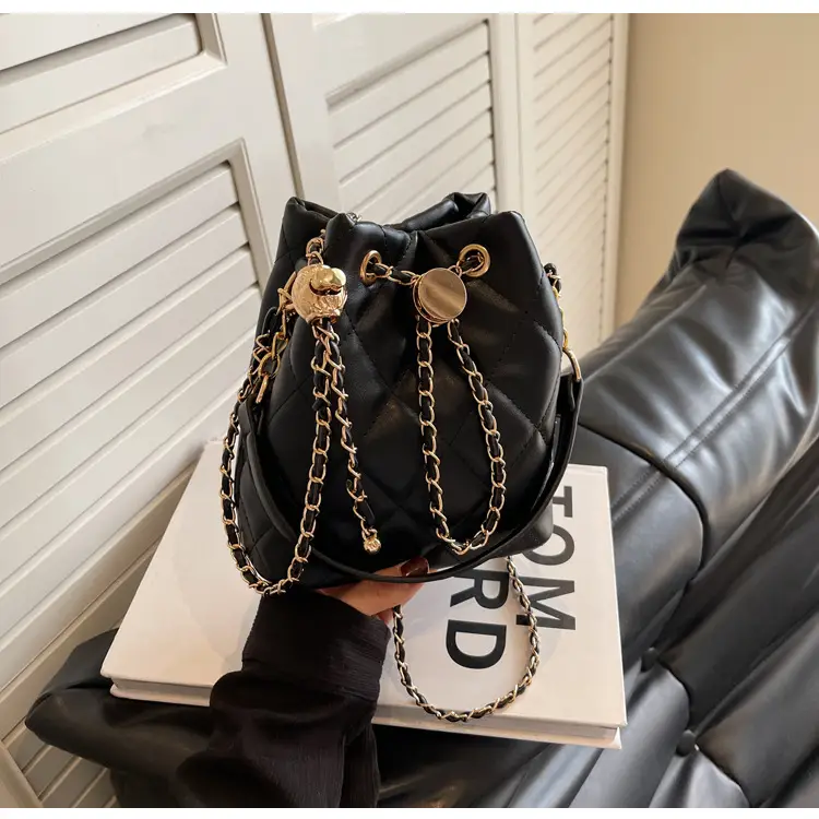 Korean Style Diamond Chain Bucket Bag White Gold Chain — feature 22