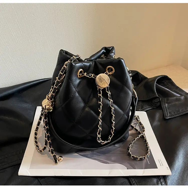 Korean Style Diamond Chain Bucket Bag White Gold Chain — feature 24