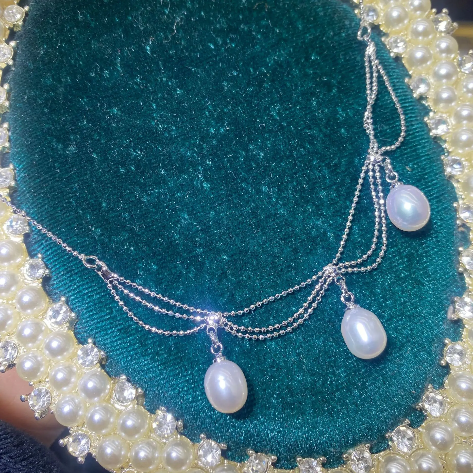 Gold Pearl Tassel Necklace for Women — feature 4