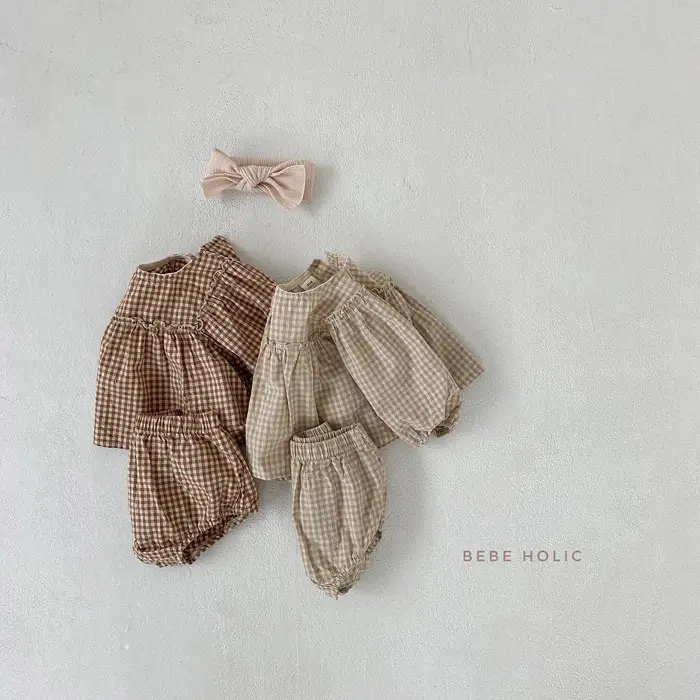 Korean Style Baby Girl Plaid Shirt & Shorts Set - Image 4