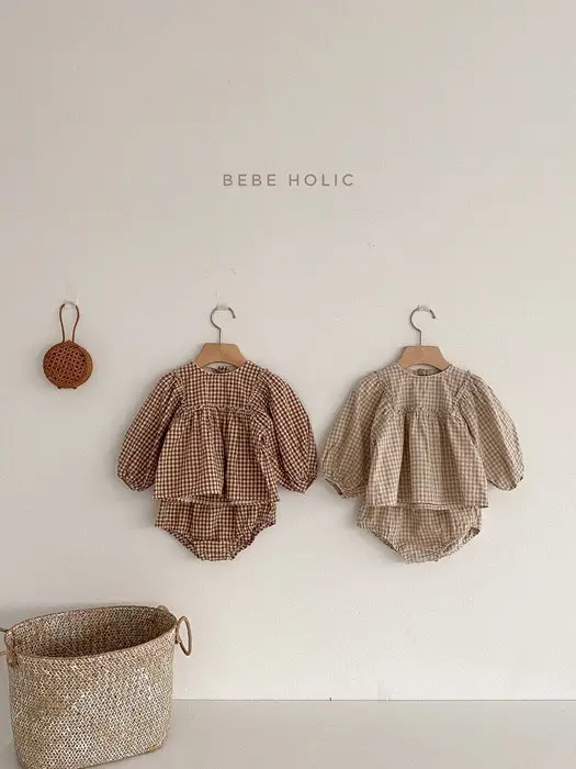 Korean Style Baby Girl Plaid Shirt & Shorts Set — feature 5