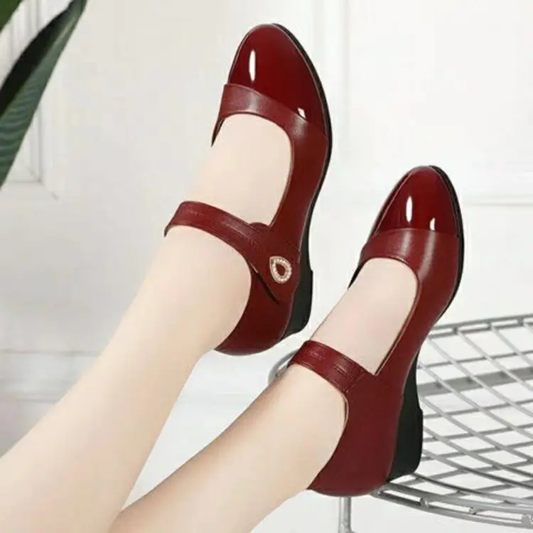 Spring mid heel single-layer shoes women's Velcro women's wedge leather shoes women's round toe soft leather mother's shoes comfortable middle-aged and elderly women's shoes - Image 4