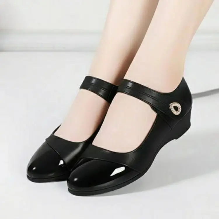 Spring mid heel single-layer shoes women's Velcro women's wedge leather shoes women's round toe soft leather mother's shoes comfortable middle-aged and elderly women's shoes - Image 6