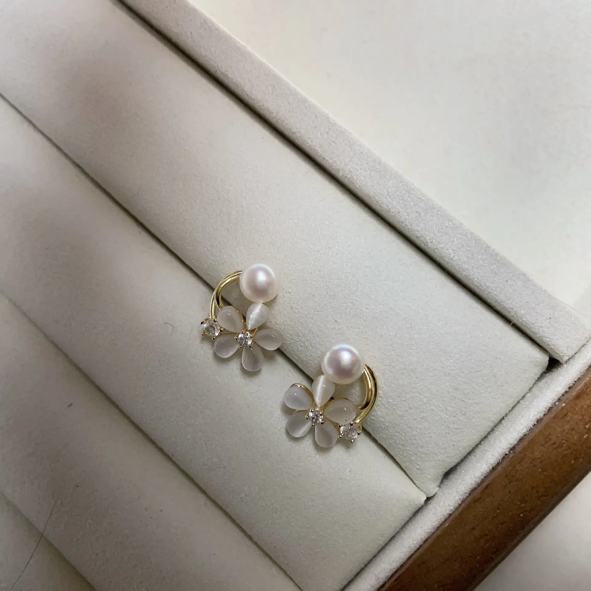 Japanese & Korean Fashion Small Cat's Eye Pearl Earrings Women Silver - Image 3