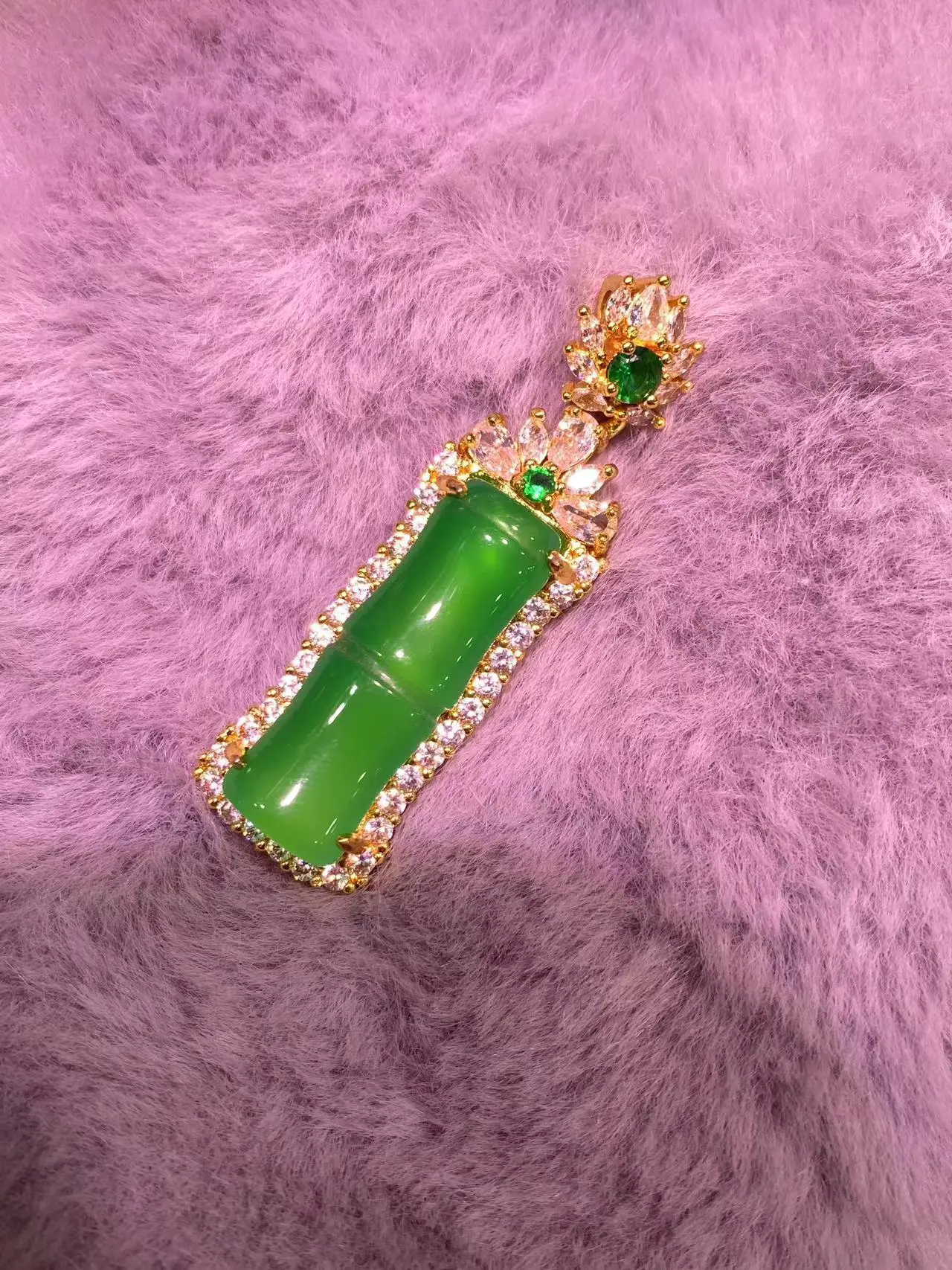 High Ice Light Brazilian Sun Green Chalcedony Gold Plated Pendant Necklace - Image 5