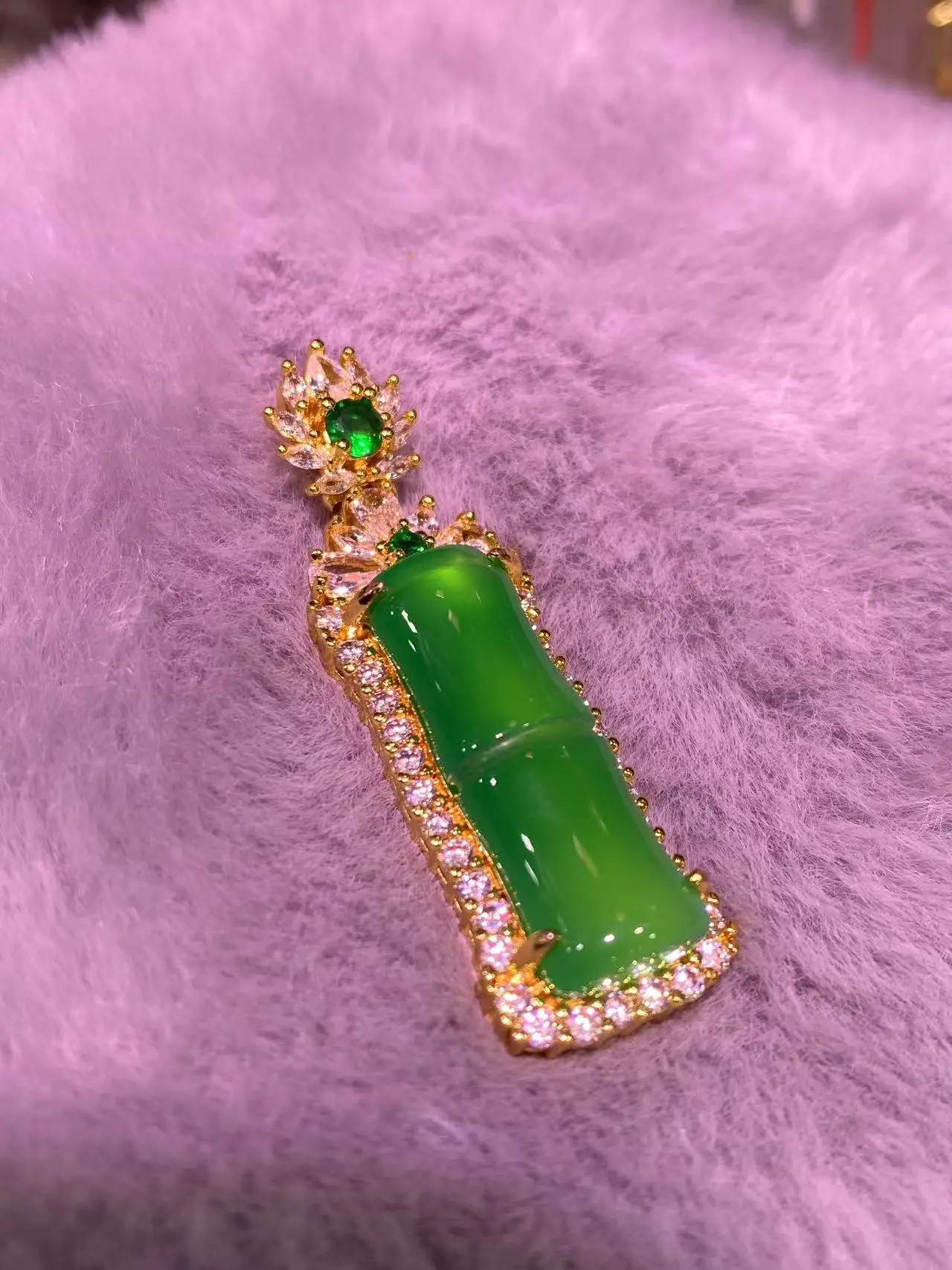 High Ice Light Brazilian Sun Green Chalcedony Gold Plated Pendant Necklace - Image 6