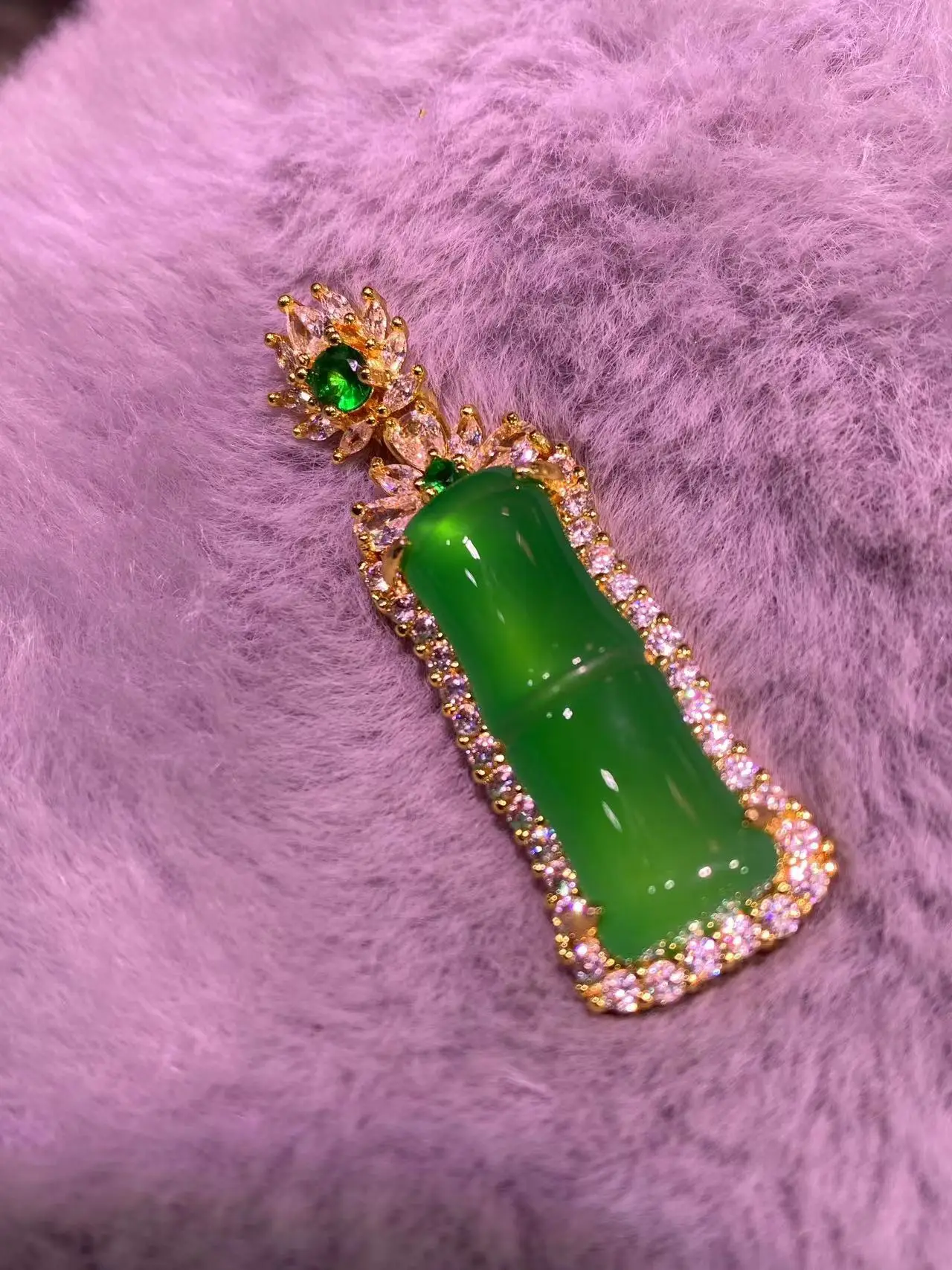 High Ice Light Brazilian Sun Green Chalcedony Gold Plated Pendant Necklace - Image 7
