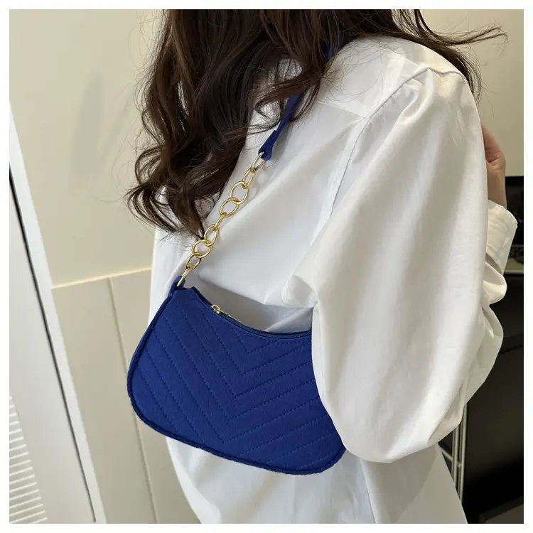 Women's Felt Chain Shoulder Bag Candy Color — feature 13