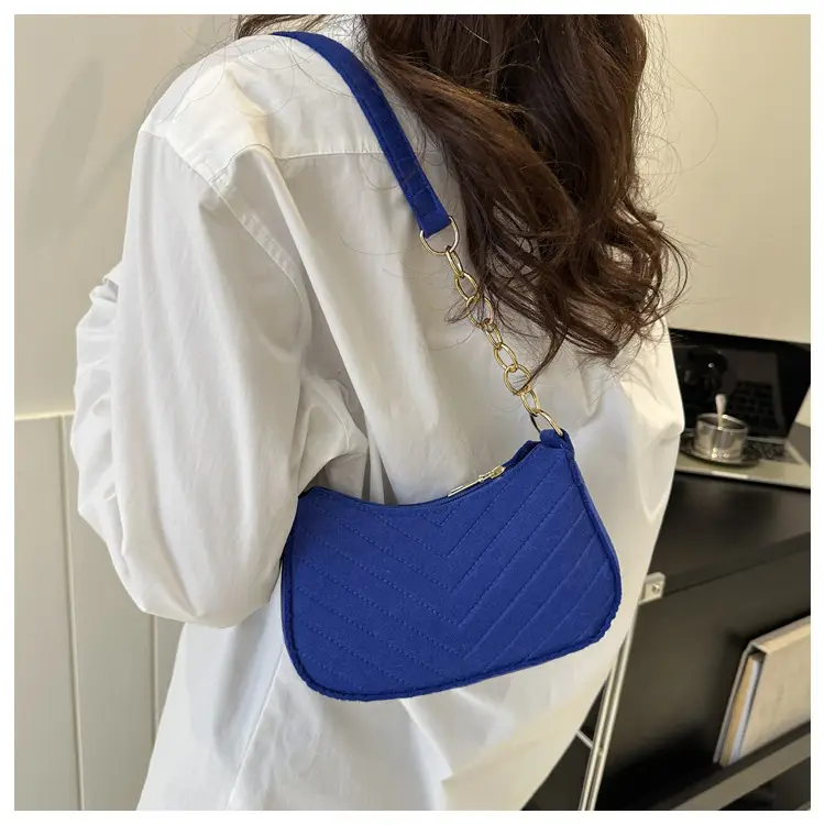Women's Felt Chain Shoulder Bag Candy Color — feature 14