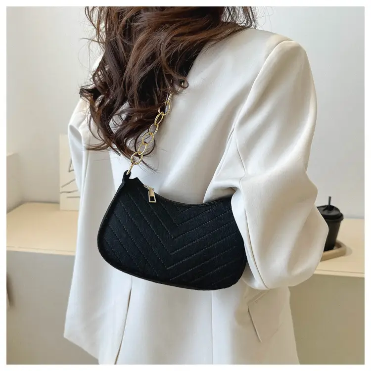 Women's Felt Chain Shoulder Bag Candy Color — feature 17
