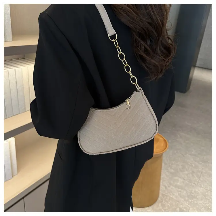 Women's Felt Chain Shoulder Bag Candy Color — feature 26