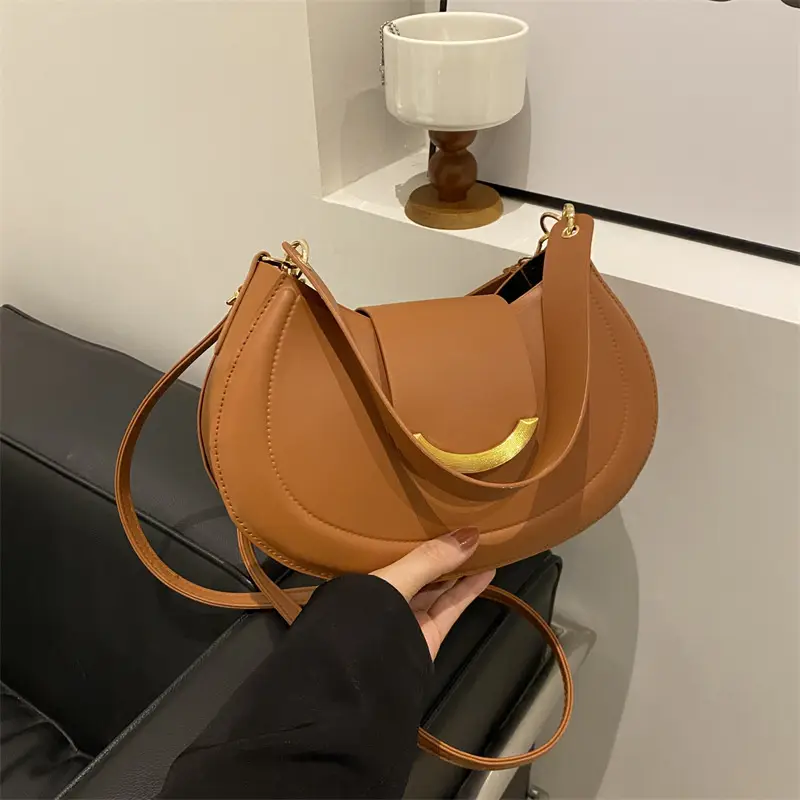 Black Retro Shoulder Bag for Women 2024 - Image 8