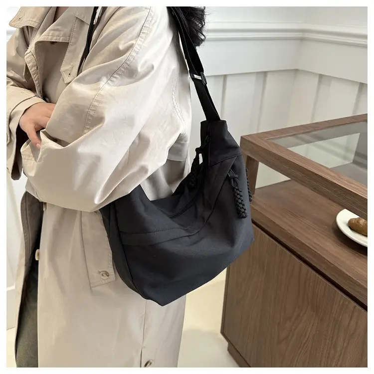 Black Korean Style Shoulder Messenger Bag for Women — feature 8