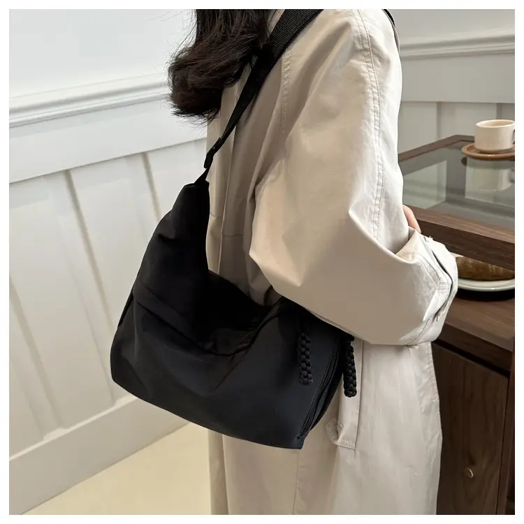 Black Korean Style Shoulder Messenger Bag for Women — feature 9