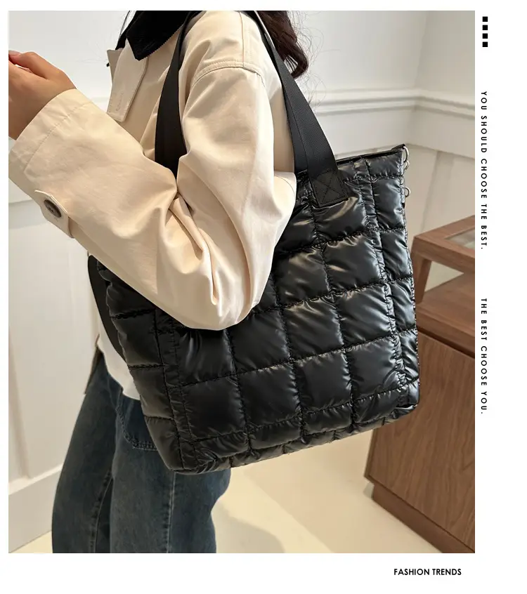 Women's Silver Puffer Shoulder Bag New 2024 — feature 1
