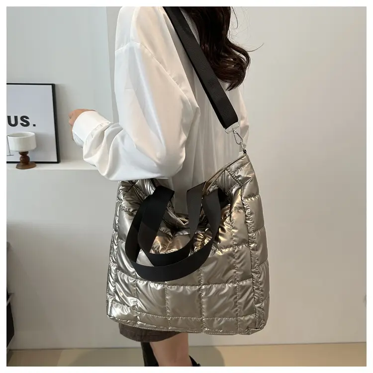 Women's Silver Puffer Shoulder Bag New 2024 — feature 16