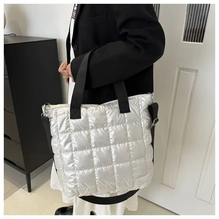 Women's Silver Puffer Shoulder Bag New 2024 — feature 21