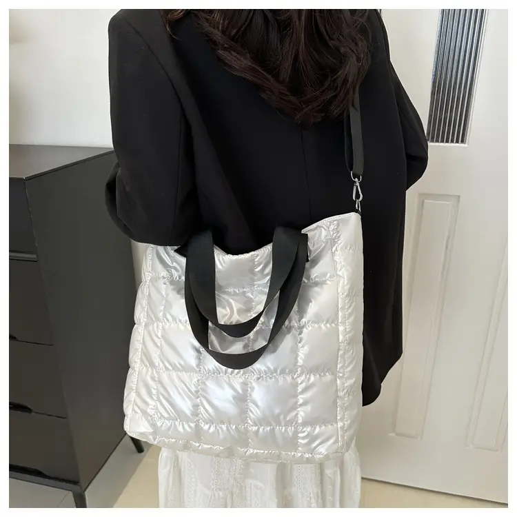 Women's Silver Puffer Shoulder Bag New 2024 — feature 22
