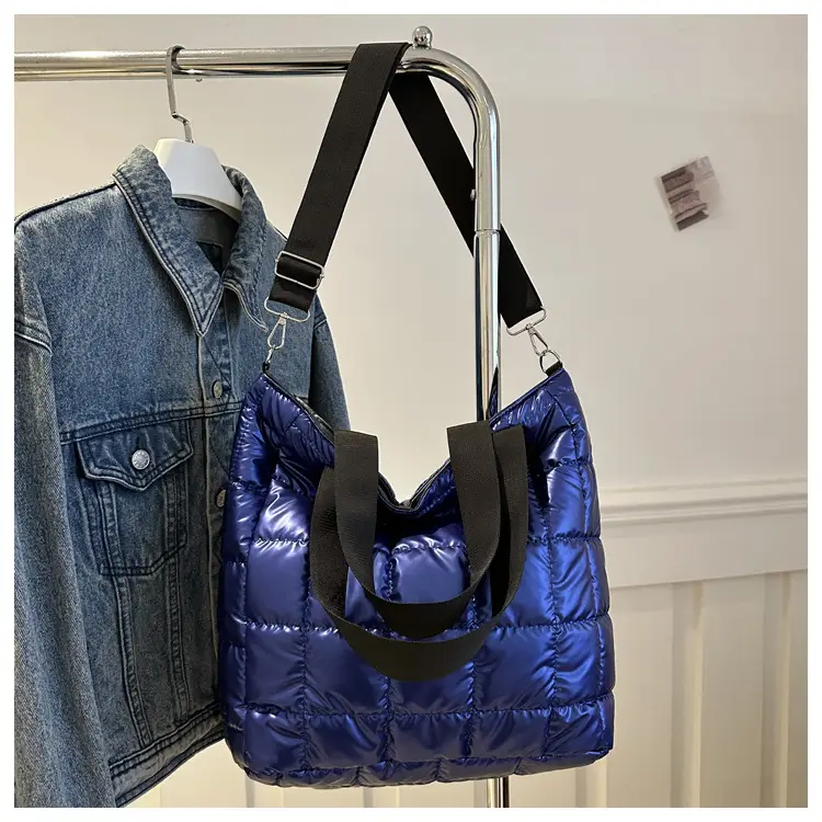 Women's Silver Puffer Shoulder Bag New 2024 — feature 25