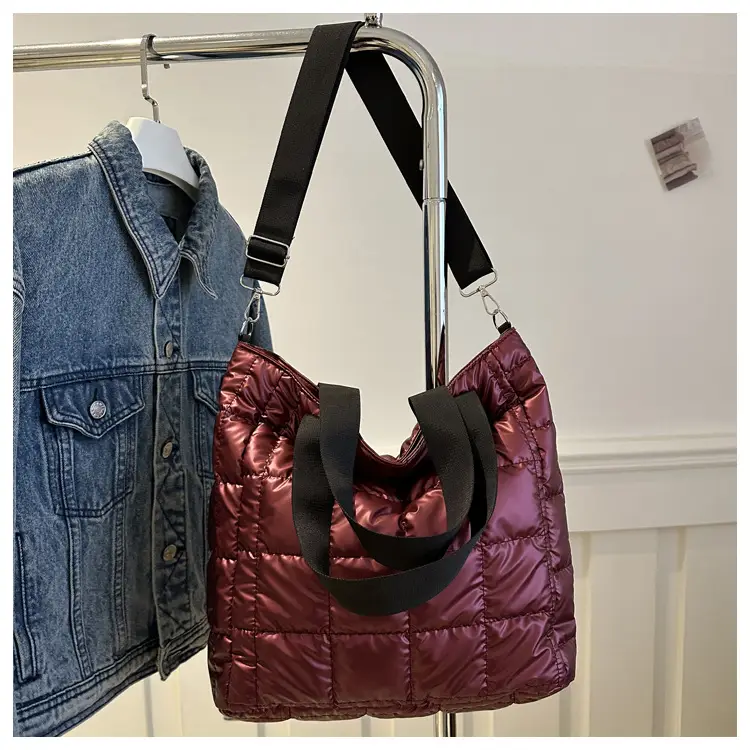 Women's Silver Puffer Shoulder Bag New 2024 — feature 28