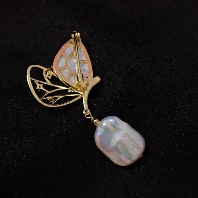 Butterfly Pearl Brooch for Women Gold Plated - Image 2