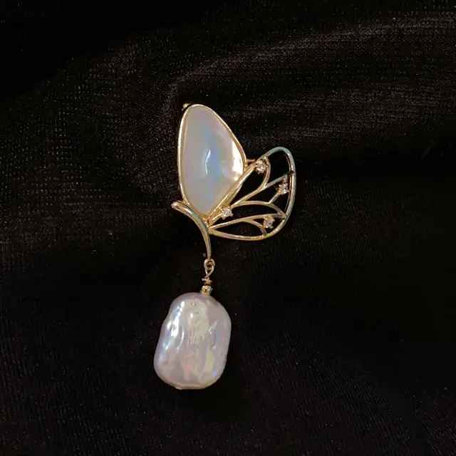 Butterfly Pearl Brooch for Women Gold Plated - Image 3