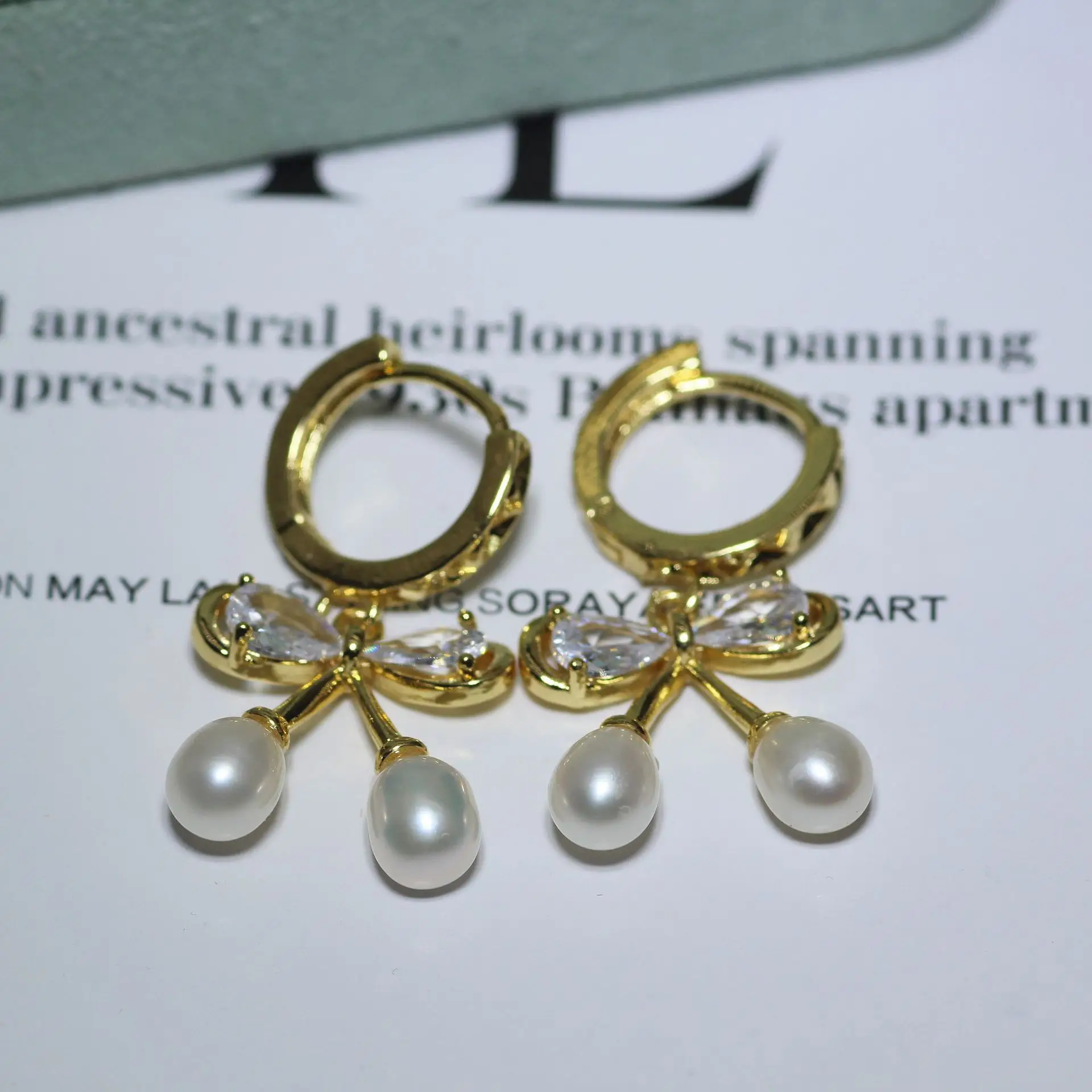 Copper Gold Plated Pearl Ear Buckle Set - Image 4