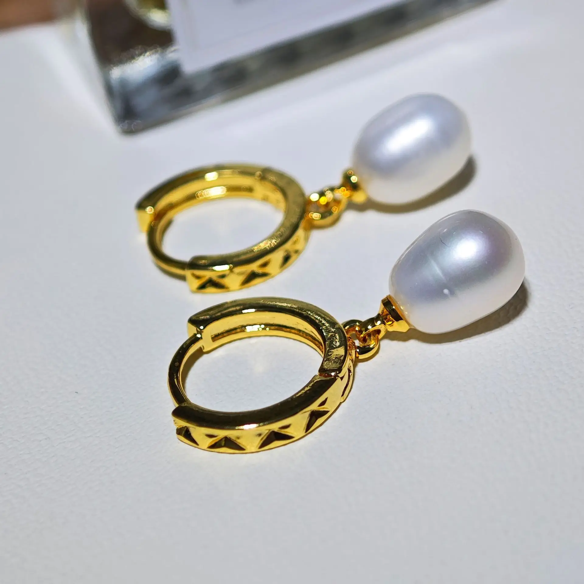 Copper Gold Plated Pearl Ear Buckle Set - Image 6