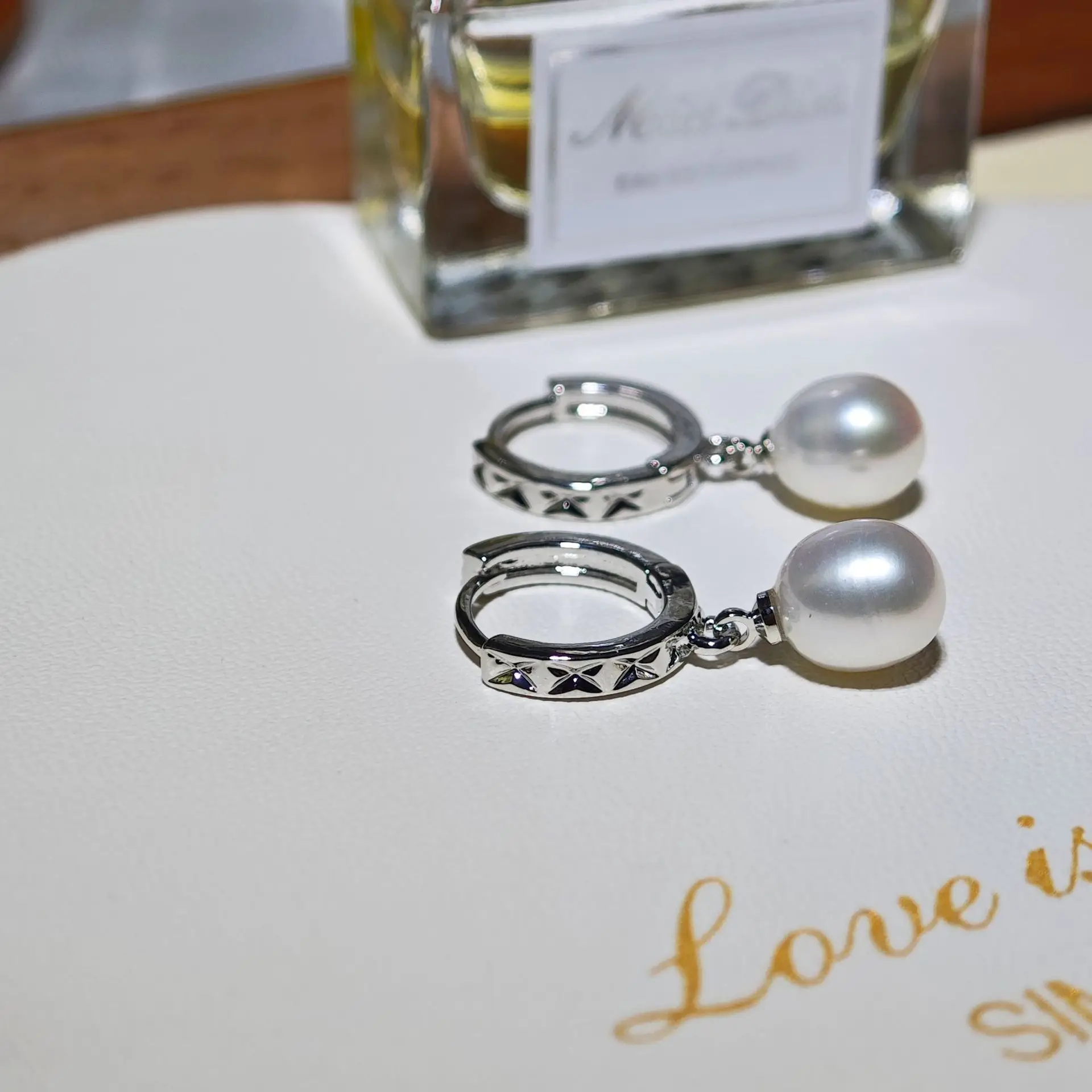 Copper Gold Plated Pearl Ear Buckle Set — feature 6