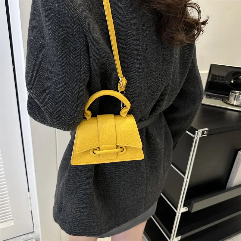 White Korean Style Shoulder Messenger Bag for Women - Image 7