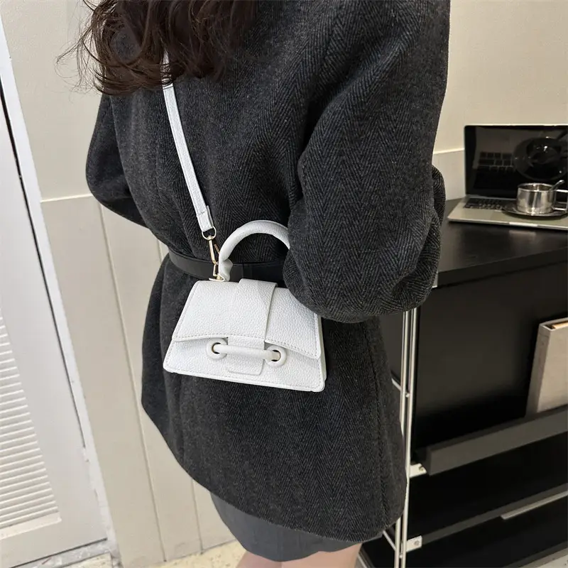 White Korean Style Shoulder Messenger Bag for Women - Image 8