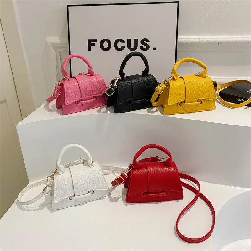 White Korean Style Shoulder Messenger Bag for Women - Image 9