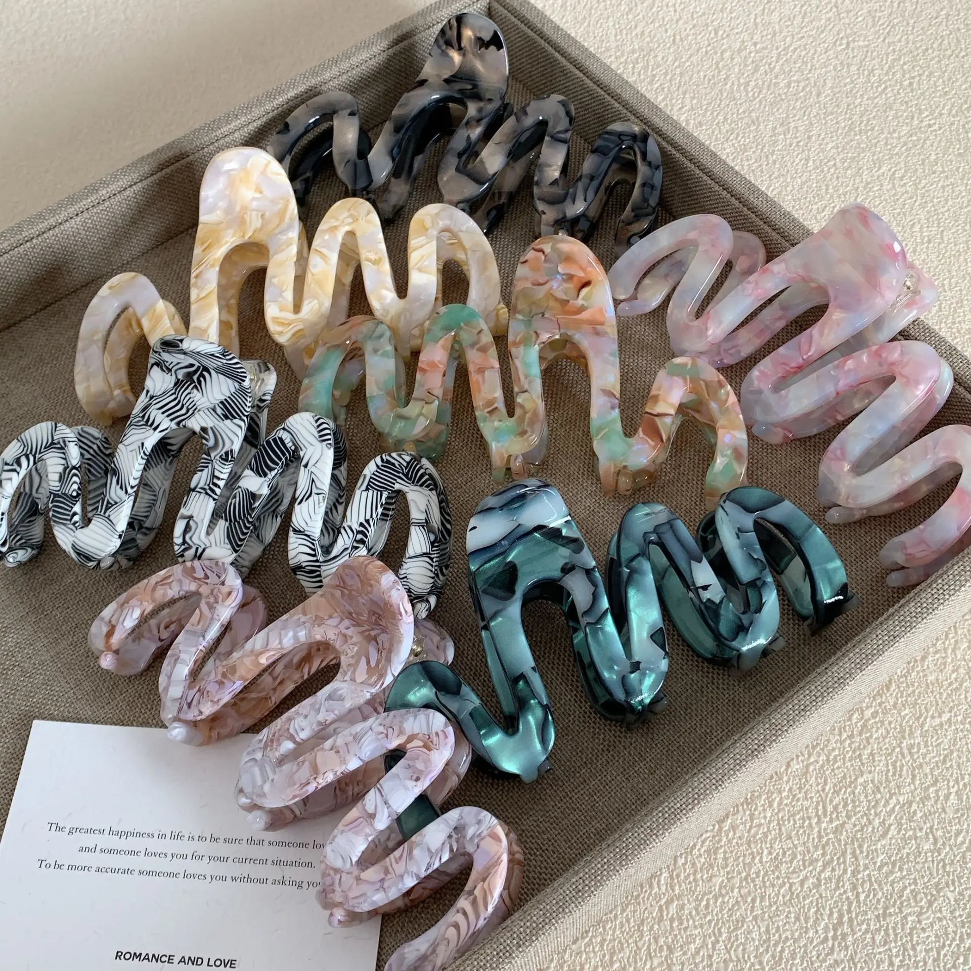 High-Grade Wave Acrylic Hair Pins Green Yellow — feature 14