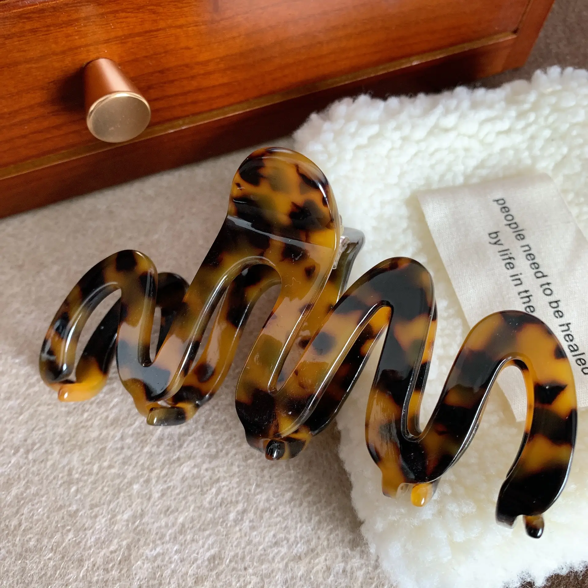 High-Grade Wave Acrylic Hair Pins Green Yellow - Image 9