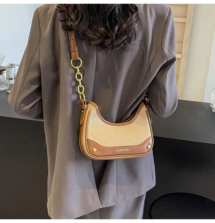 Korean Style Chain Shoulder Messenger Bag Black Beige — feature 20