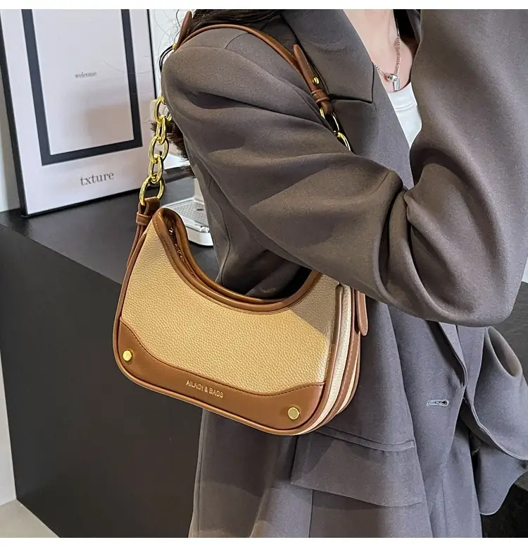 Korean Style Chain Shoulder Messenger Bag Black Beige — feature 22
