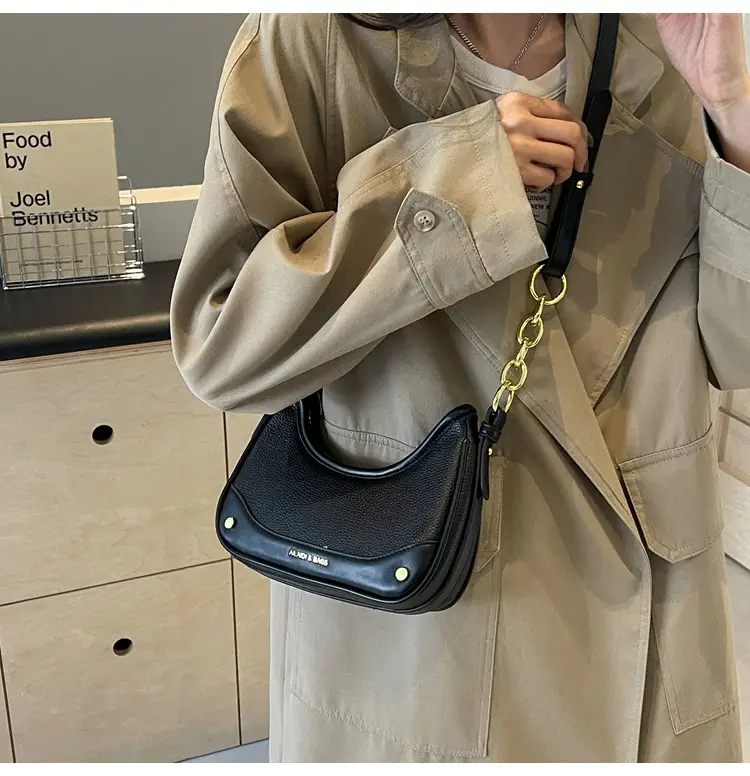 Korean Style Chain Shoulder Messenger Bag Black Beige — feature 24