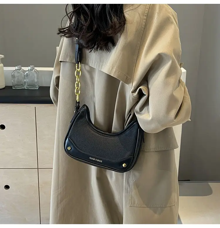 Korean Style Chain Shoulder Messenger Bag Black Beige — feature 25