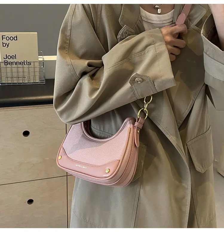 Korean Style Chain Shoulder Messenger Bag Black Beige — feature 30