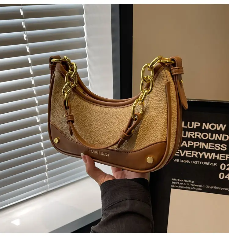 Korean Style Chain Shoulder Messenger Bag Black Beige — feature 39