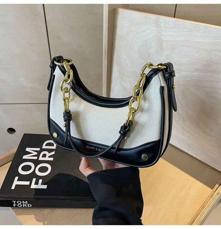 Korean Style Chain Shoulder Messenger Bag Black Beige — feature 47