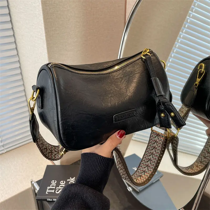 Black Retro Crossbody Bag for Women 2024 - Image 6