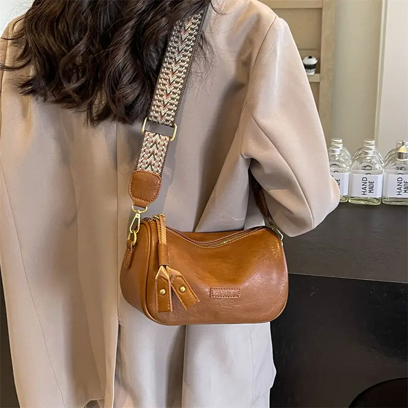 Black Retro Crossbody Bag for Women 2024 - Image 7