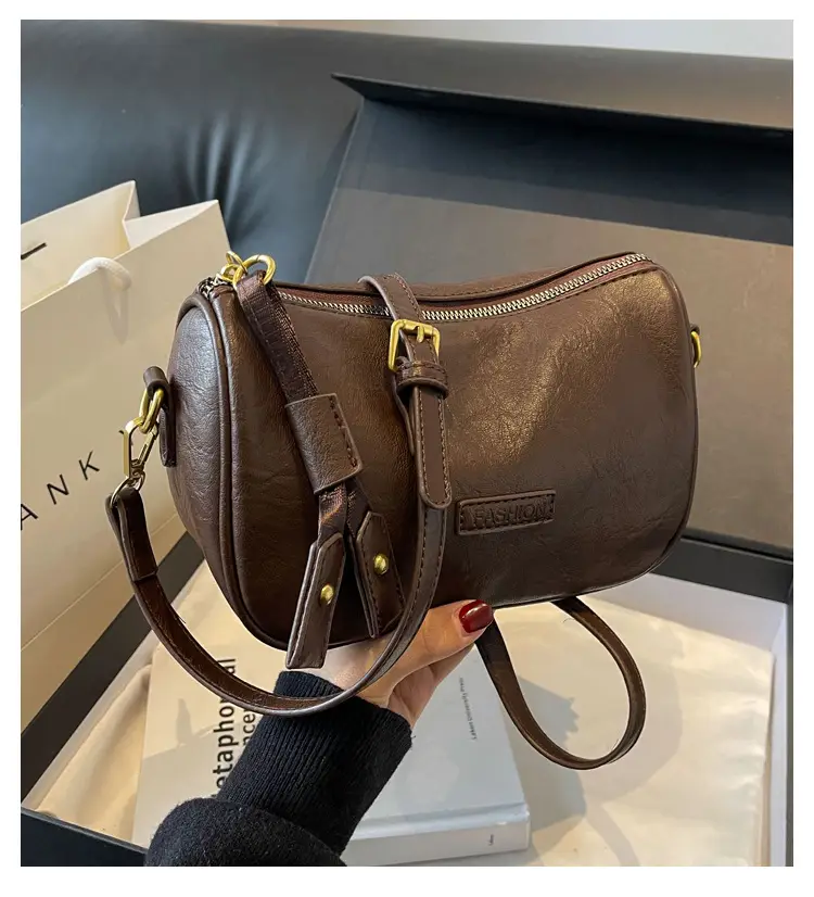 Black Retro Crossbody Bag for Women 2024 — feature 1