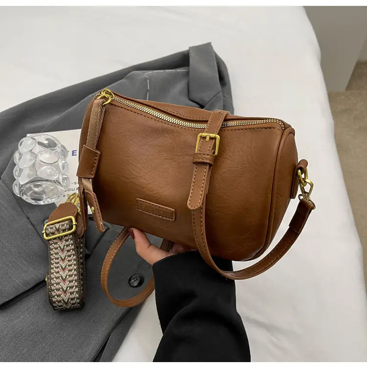 Black Retro Crossbody Bag for Women 2024 — feature 18