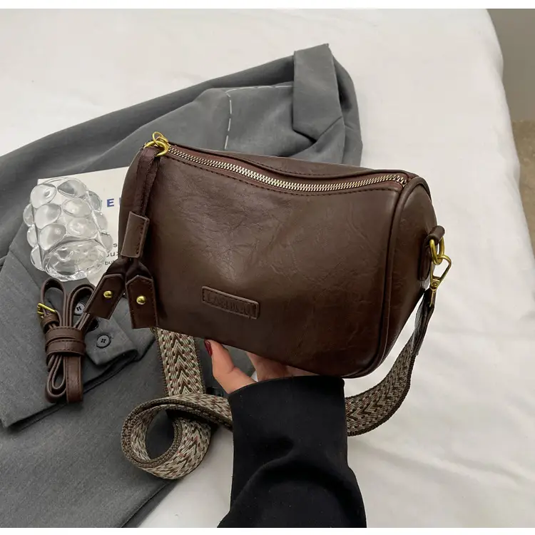 Black Retro Crossbody Bag for Women 2024 — feature 19