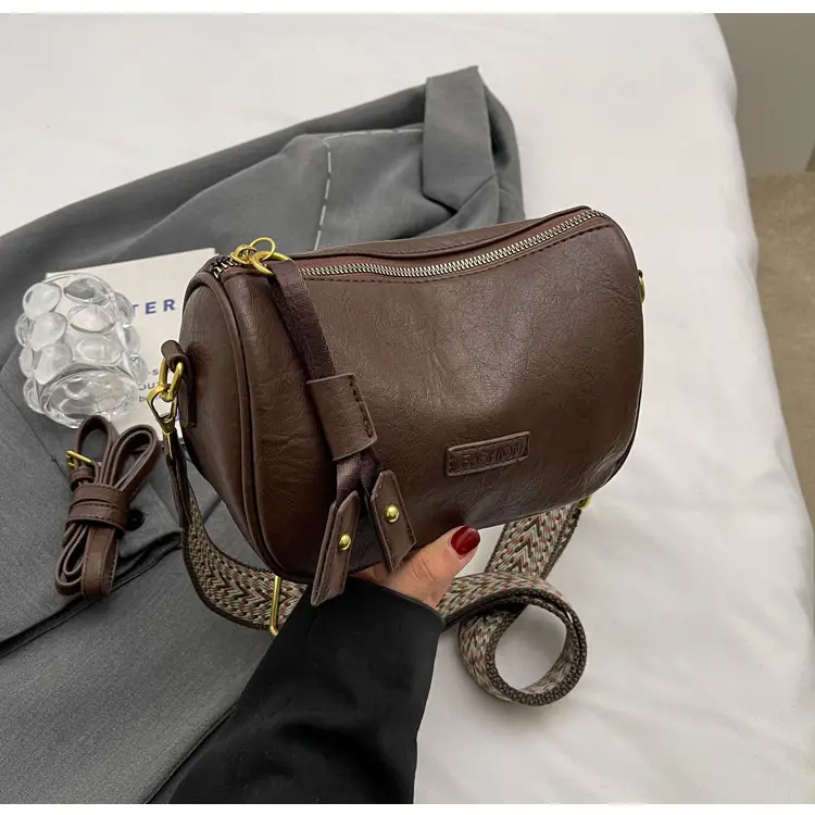 Black Retro Crossbody Bag for Women 2024 — feature 20