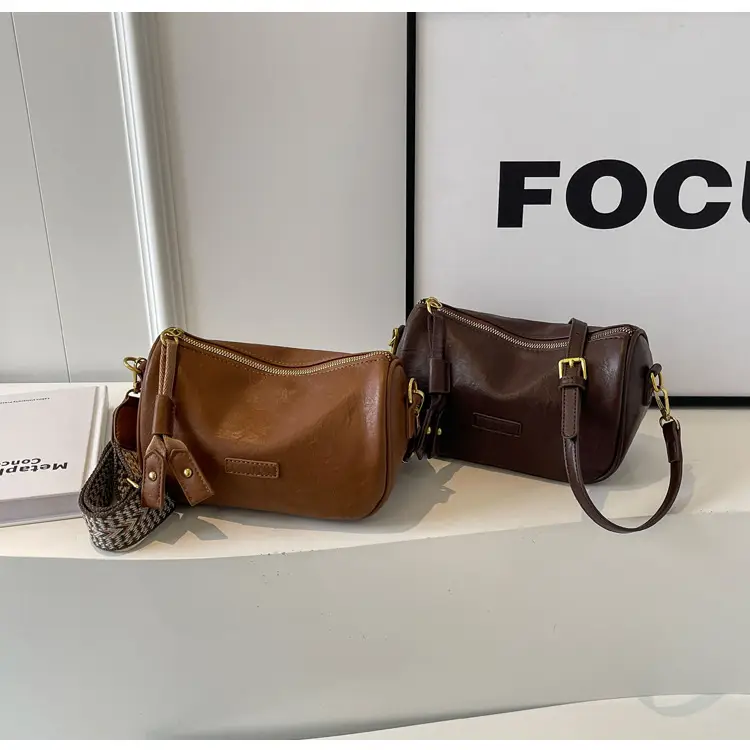 Black Retro Crossbody Bag for Women 2024 — feature 21
