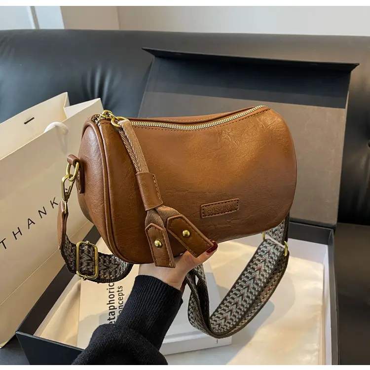Black Retro Crossbody Bag for Women 2024 — feature 25